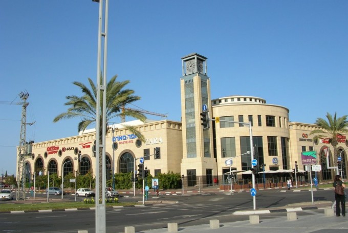 Holon Azrieli Mall